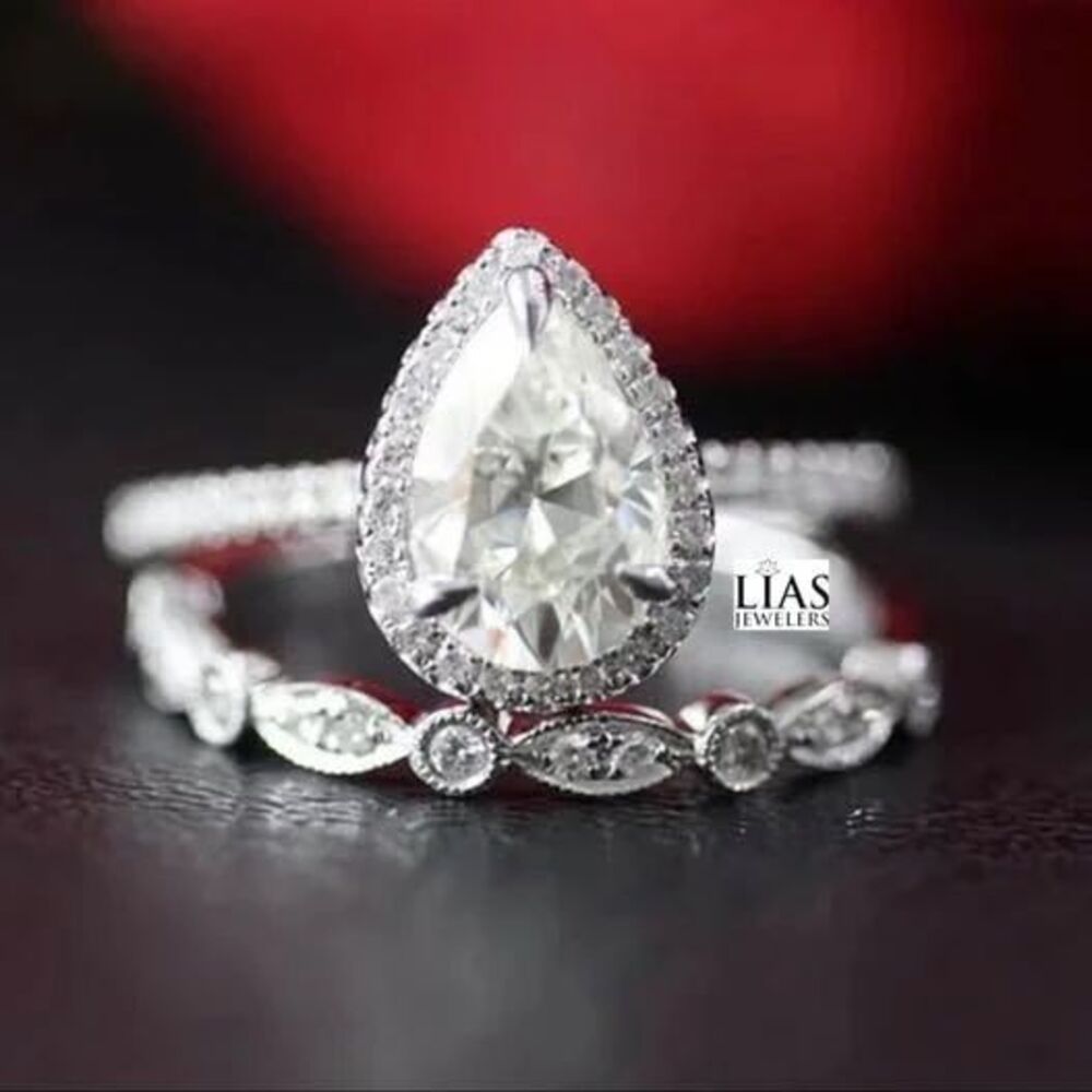 New 18k white gold wedding ring set